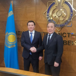 Кыргыз-казак мамлекеттик чек арасындагы өткөрүү пункттарындагы учурдагы кырдаал талкууланды