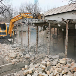 Бишкектин Профсоюзная көчөсүн улантуу үчүн 400гө жакын объект түртүлөт