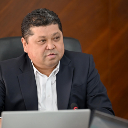 БШК № 13 шайлоо округу боюнча Жогорку Кеңештин депутаттыгына талапкерлердин ыйгарым укуктуу өкүлдөрүн каттады