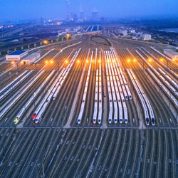 Китайские железные дороги превратили путь до курорта в туристический аттракцион