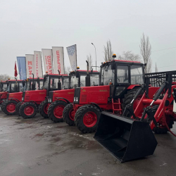 Дыйкан-фермерлерге айыл чарба техникасын алуу мүмкүнчүлүктөрү тааныштырылды