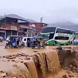 Мощные ливни обрушились на Перу: разрушены дома и дороги, погибли более 20 человек