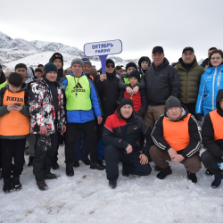 Эмгек министри Канат Сагынбаев Бишкекте спорттук-массалык иш-чарага катышты