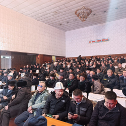 Раззаков шаарында өткөн элдик жыйында милиция кызматтарына карата нааразылык билдирилген жок