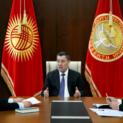 Президент Садыр Жапаров принял председателя Национального агентства по делам религий и межэтнических отношений Талантбека Ташибекова