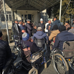 Эмгек министри Республикалык протез-ортопедиялык мекеменин Ош филиалына барды