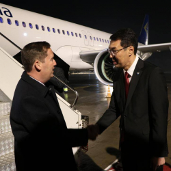 АКШ президентинин Түштүк жана Борбор Азия боюнча атайын өкүлү Серджио Гор Кыргызстанга келди, кийинки сапары — Өзбекстанга