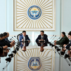 ЖКнын депутаттары Кара-Балта шаардык кеңешинин депутаттары менен жолугушту