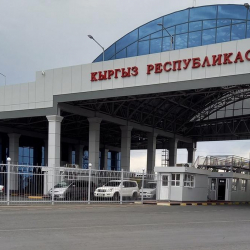 Казакстан чек арада Кыргызстандан ташылган товарларга текшерүүнү күчөткөнүн билдирди