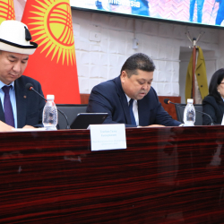 Председатель ЦИК КР Тынчтык Шайназаров провёл совещание в Ноокенском районе по избирательному округу №13