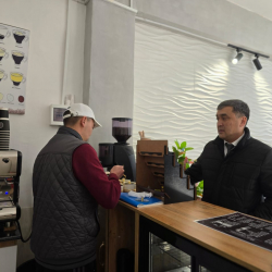 Возвращаются домой и инвестируют: как мигранты развивают бизнес в Баткене по программе «Мекеним 1+1»