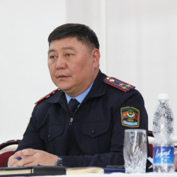 Ош шаарынын ички иштер башкармалыгынын башчысы милициянын полковниги Дамирбек Исаковдун эл менен болгон жолугушуулары уланууда