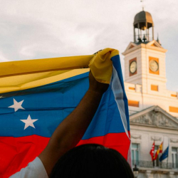 Казакстанда “Венесуэла коркунучу” тууралуу коңугроо кагылды