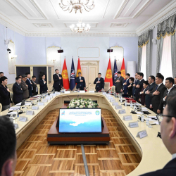 Бакыт Төрөбаев: 2025-жыл – Кыргызстан үчүн экономикалык ишенимдүүлүктүн жана ийгиликтүү долбоорлордун жылы болду