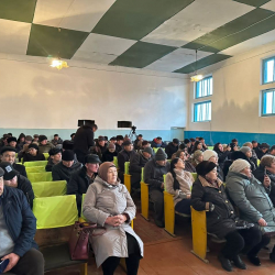 № 13 шайлоо округу боюнча Жогорку Кеңештин депутаттыгына талапкерлердин шайлоочулар менен жолугушуулары болду