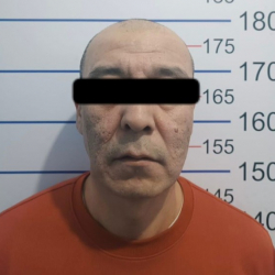 Коргоо ордери да токтоткон эмес. Бишкекте аялына зомбулук көрсөтүп келген жаран кармалды