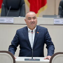 Торага Нурланбек Тургунбек уулу сложил полномочия по собственному желанию