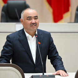 Нурланбек Тургунбек уулу кызматын тапшырды