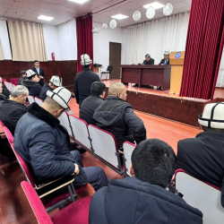 Баткен шаарындагы элдик жыйында милицияга терс пикирлер айтылган жок