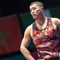 Акжол Махмудов болгариялык атаандашы Айк Мнацаканянды жеңди