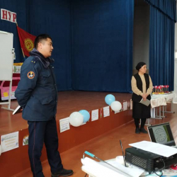 Лейлек районунда ата-энелерге электрондук алдамчылыктын алдын алуу боюнча түшүндүрүү иштери жүргүзүлдү