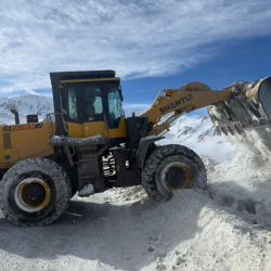 Өлкөнүн негизги жолдорундагы ашууларда кар жаап жатат