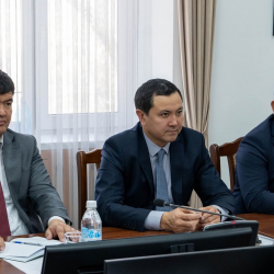 Каныбек Досмамбетов Кыргызстандагы БУУӨПтүн Туруктуу өкүлү Александра Соловьева менен жолугушту