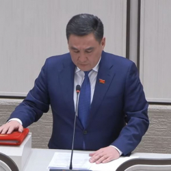 ЖКда Таалайбек Сарыбашев ант берди