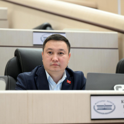 Бактыяр Калпаев избран заместителем председателя Комитета по промышленной политике, транспорту, топливно-энергетическому комплексу, архитектуре и строительству