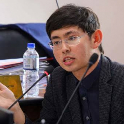 Кадырбек Атамбаев менен Эрмек Эрматов камакта калтырылды