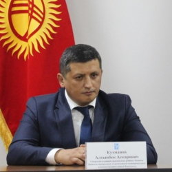 Кутманов президенттин жана министрлер кабинетинин чечимдерин даярдоо башкармалыгынын башчысынын орун басары болду