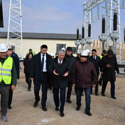 Адылбек Касымалиев Ысык-Көл облусундагы күн энергетикасынын масштабдуу долбоорлорунун ишке ашырылышы менен таанышты