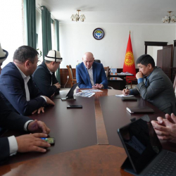 Баткен шаарында салынып жаткан объектилердин курулуш иштеринин жүрүшү боюнча жумушчу жыйын өткөрүлдү