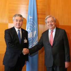 Состоялась встреча министра Жээнбека Кулубаева с Генеральным секретарём ООН Антониу Гутерришем
