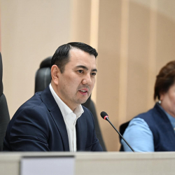 Марлен Маматалиев мектеп директорлору менен жолугушту