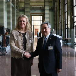 Состоялась встреча Министра Жээнбека Кулубаева с Министром иностранных дел Исландии Торгердур Катрин Гуннарсдоттир