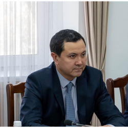 Каныбек Досмамбетов освобожден с поста министра здравоохранения