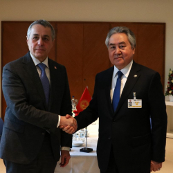 Министр Жээнбек Кулубаев провел встречу с Главой Федерального департамента иностранных дел Швейцарии Иньяцио Кассисом