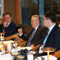 Министр Жээнбек Кулубаев организовал ужин с участием глав дипломатических миссий государств – членов ООН по случаю наступления Священного месяца Рамадан