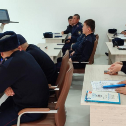 Баткен ШИИБнин кызматкерлерине мамлекеттик тилди өнүктүрүү максатында кыргыз тили мугалимдери тарабынан окуу семинарлары өткөрүлдү