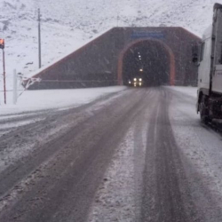 На перевалах дороги открыты дорожно-очистные работы ведутся круглосуточно
