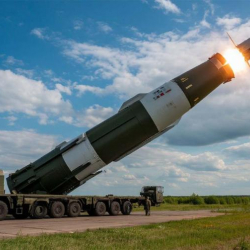 Россия “Орешник” ракетасынан да кубаттуу жаңы гиперүндүү курал чыгарганы айтылууда