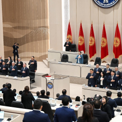 Жогорку Кеңештеги эки тармактык комитеттин төрагалары кызматын тапшырды