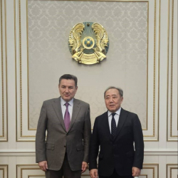 Посол Кудайберген Базарбаев обсудил с Акимом Восточно-Казахстанской области Нурымбетом Сактагановым дальнейшее развитие межрегионального взаимодействия