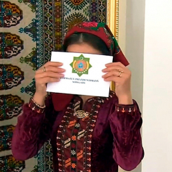 Түркмөнстандын айымдарына 8-мартка карата президент 60 манаттан берет