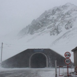 Бишкек-Ош жолунда оор жүк ташуучу унааларга чектөө киргизилди