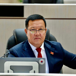 «Ынтымак-Мекенчил» депутаттык тобунун жетекчиси Талант Мамытовдун орун басары болуп Советбек Рустамбек уулу шайланды