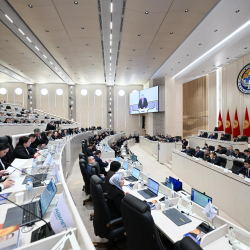 Несколько депутатов Жогорку Кенеша сложат мандаты – СПИСОК