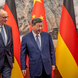 Си Цзиньпин: Чем мир нестабильнее, тем нужнее стратегическое доверие между Китаем и Германией