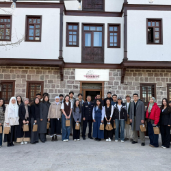 ИИМдин Түркия Республикасындагы өкүлү Анкара шаарында билим алып жаткан кыргызстандык студенттер менен жолугушту